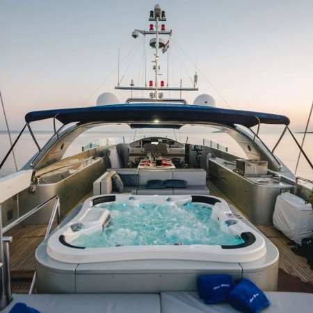 Jacuzzi of One Blue superyacht