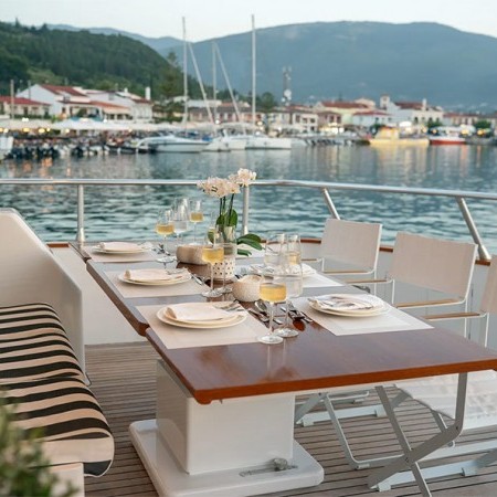 deck dining area