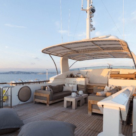 Orizzonte's flybridge