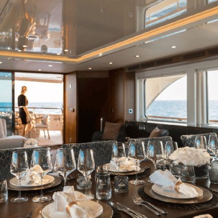 Orizzonte yacht salon