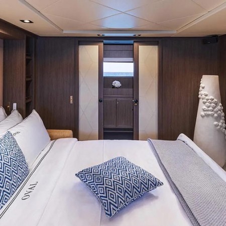 cabin for 2 charter guests