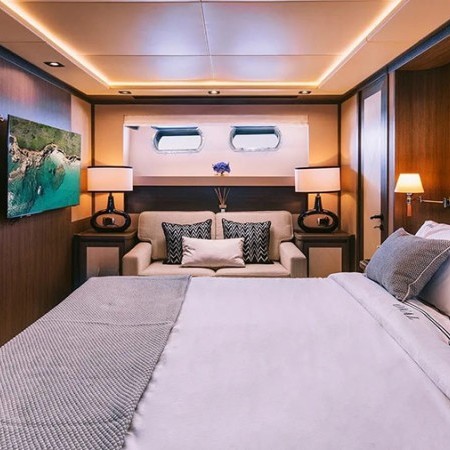 Oval yacht cabin