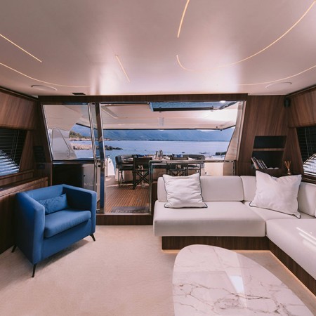 salon of Oxygen 8 yacht