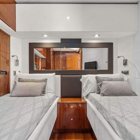 Palumba yacht twin cabin