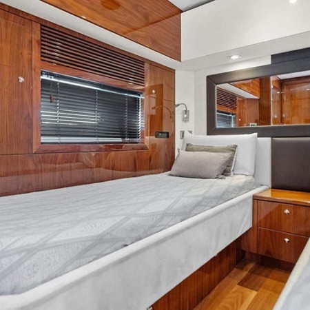 Palumba yacht twin cabin