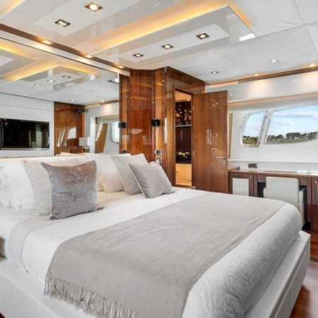 cabin for 2 charter guests