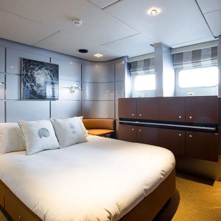 Daloli yacht cabin