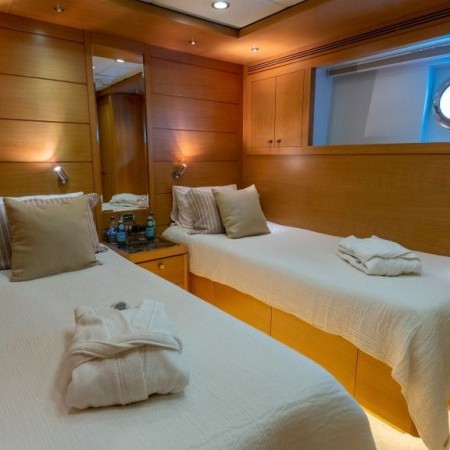 cabin for 2 charter guests