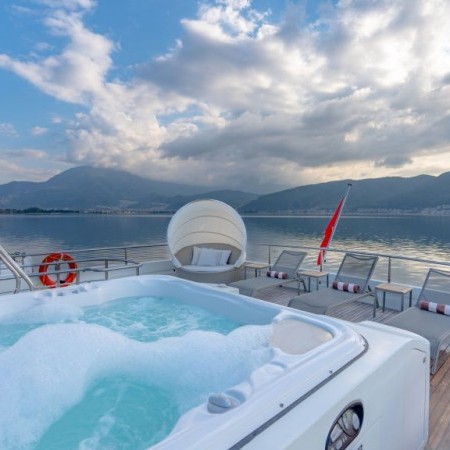 panfeliss yacht charter with Jacuzzi