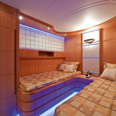 twin cabin for 2 charter guests