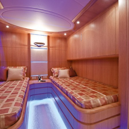 twin cabin for 2 charter guests