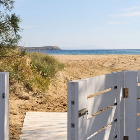 villa with access to Golden Beach in Paros