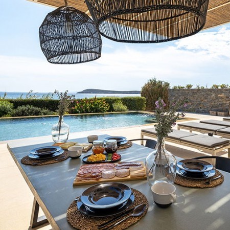 Paros villa for rent with beach access