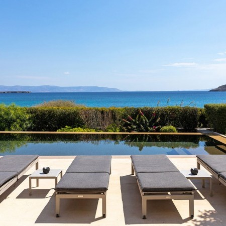 villa for rent in Paros close to the sea