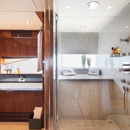 luxurious bathroom