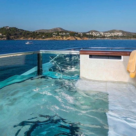 Pegasus yacht Jacuzzi