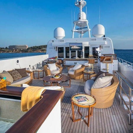 Pegasus yacht Jacuzzi and flybridge