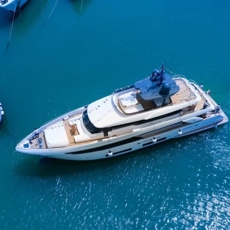Penelope yacht 33m Ferretti
