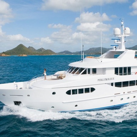 Perle Bleue yacht charter