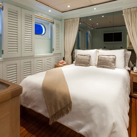 Perle Bleue Yacht charter