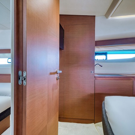 prestige 550 yacht mykonos