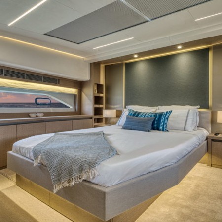 BAZINGA Yacht Charter | 21.46m Prestige 690