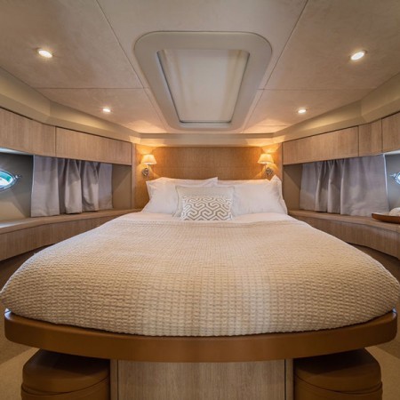 double cabin for 2 charter guests