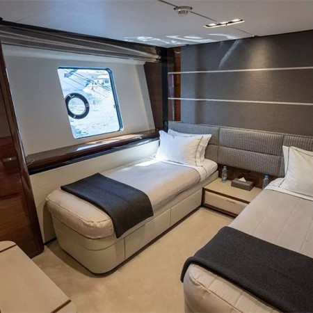 twin cabin for 2 charter guests