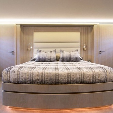 Regina K yacht charter cabin