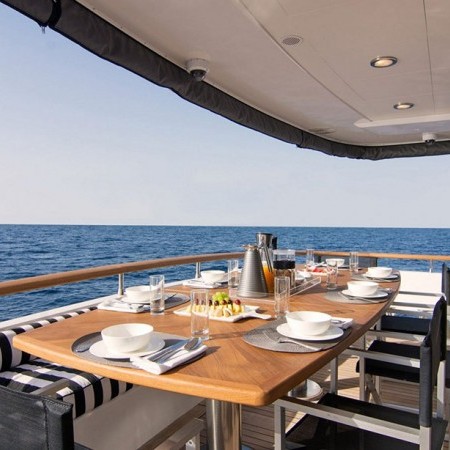 deck dining