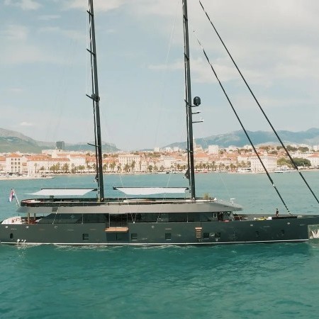 Reposado sailing yacht