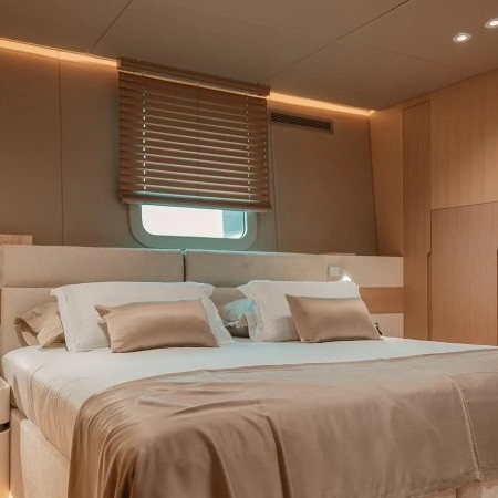 Reposado sailing yacht cabin