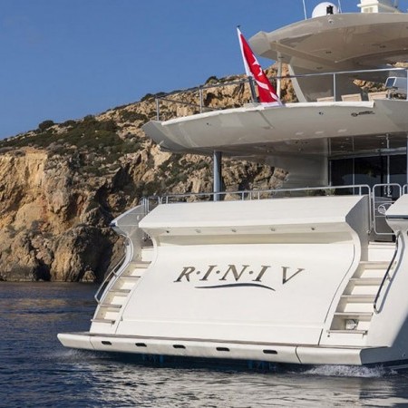 Rini V superyacht stern