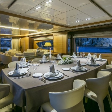 Rini Yacht dining