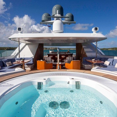 rock.it superyacht charter Jacuzzi