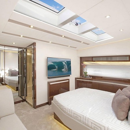 cabin for 2 charter guests