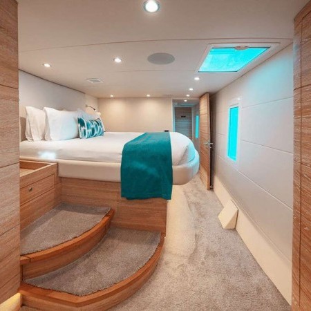 double cabin for 2 charter guests