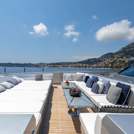 Sarastar yacht sun deck