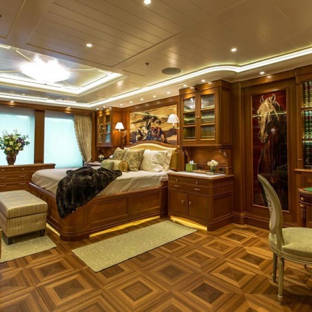 cabin for 2 charter guests