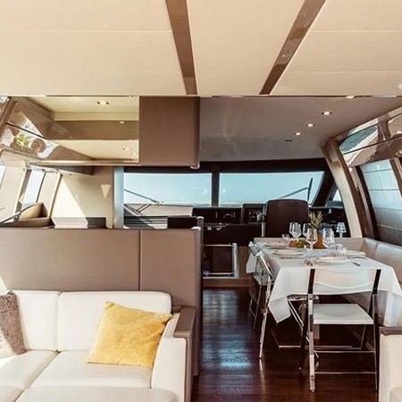 Sea Sons yacht salon