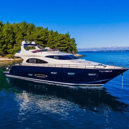 Secret Life yacht charter