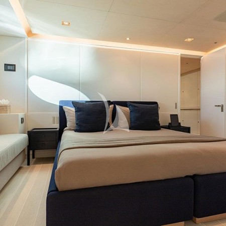 spacious double cabin for 2 charter guests
