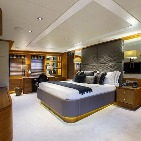 cabin for 2 charter guests