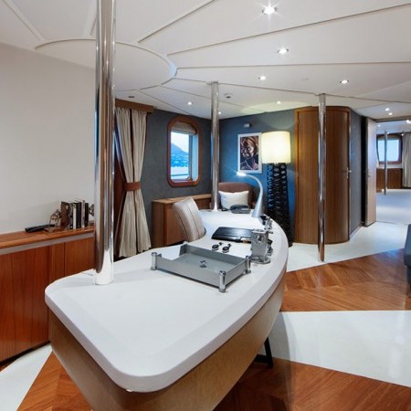 cabin for 2 charter guests