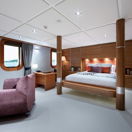 cabin for 2 charter guests