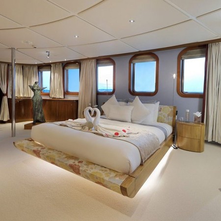 Sherakhan yacht cabin