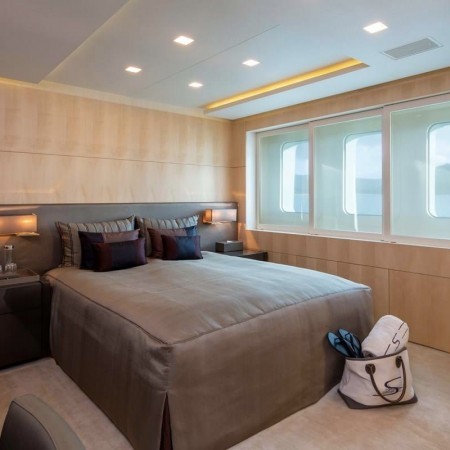 cabin for 2 charter guests