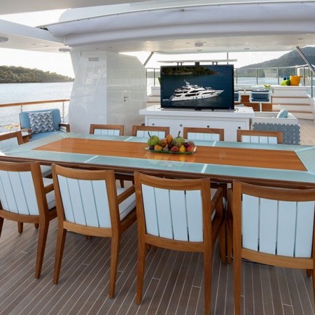 Skyler yacht alfresco dining