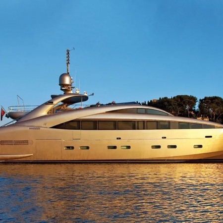 side view of Soiree yacht