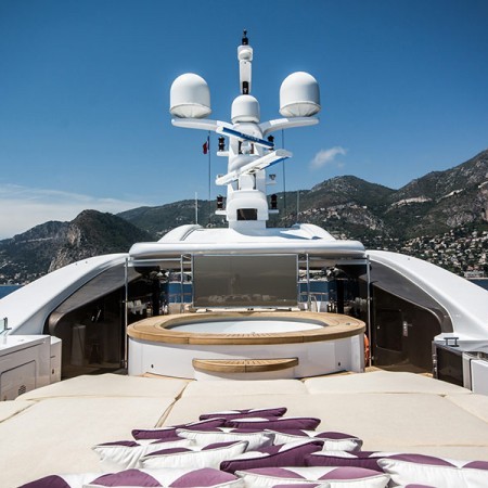 St David yacht Jacuzzi